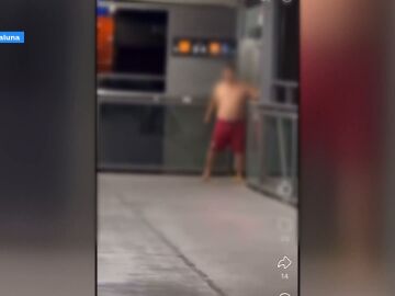 Hombre armado con un cuchillo