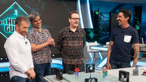 Marron deja perplejos a Ernesto Sevilla y Joaquín Reyes con "una mezcla entre ciencia y magia negra" Marron deja perplejos a Ernesto Sevilla y Joaquín Reyes con "una mezcla entre ciencia y magia negra"