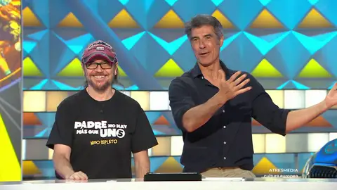 Santiago Segura visita La ruleta de la suerte con motivo del estreno de 'Padre no hay más que uno 5' Santiago Segura visita La ruleta de la suerte con motivo del estreno de 'Padre no hay más que uno 5'