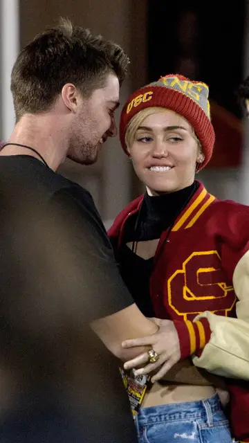 Patrrick Schwarzenegger y Miley Cyrus Patrrick Schwarzenegger y Miley Cyrus