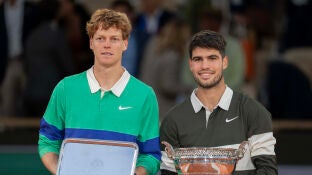 Sinner y Alcaraz tras la final de Roland Garros