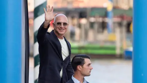 Jeff Bezos en su llegada a Venecia Jeff Bezos en su llegada a Venecia
