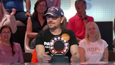 Polémica en Pasapalabra con la queja de Santiago Segura a Roberto Leal: “¡Me tienes manía!” Polémica en Pasapalabra con la queja de Santiago Segura a Roberto Leal: “¡Me tienes manía!”