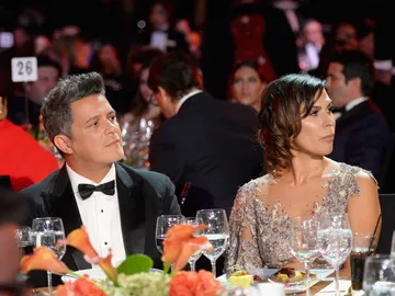 Alejandro Sanz y Raquel Perera, en 2017 Alejandro Sanz y Raquel Perera, en 2017
