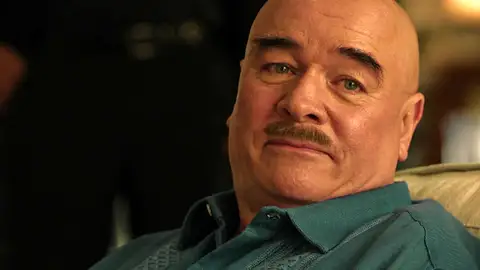 “Estoy aquí para dar una sorpresa a la novia”: Sadiq se presenta en casa de Eva tras la muerte de su hermano “Estoy aquí para dar una sorpresa a la novia”: Sadiq se presenta en casa de Eva tras la muerte de su hermano