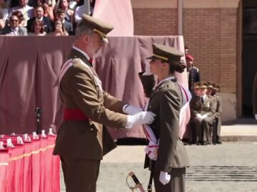 Efemérides de hoy 3 de julio de 2025: Princesa Leonor recibe el despacho de dama alférez