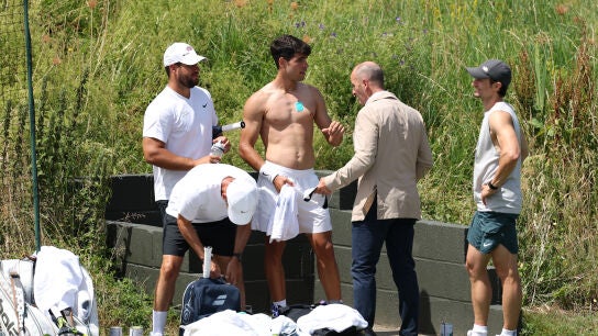 Carlos Alcaraz en un entrenamiento en Wimbledon