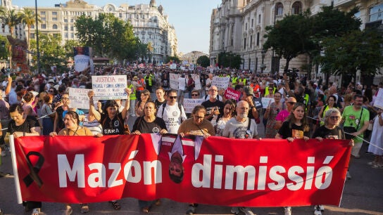 Octava manifestaci&oacute;n contra Maz&oacute;n por su gesti&oacute;n de la DANA