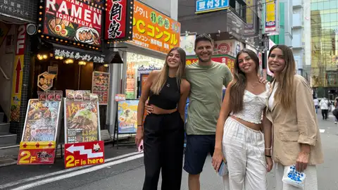 Arrancan las grabaciones de 'El Capitán en Japón', la nueva aventura de Joaquín Sánchez y su familia Arrancan las grabaciones de 'El Capitán en Japón', la nueva aventura de Joaquín Sánchez y su familia