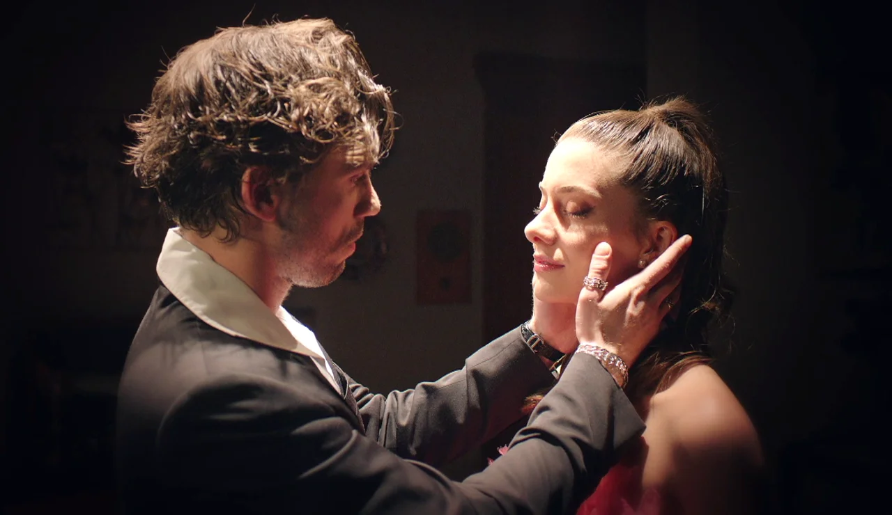 Suna se imagina una vida con Kaya… ¿y si su amor por Abidin ya es parte del pasado?
