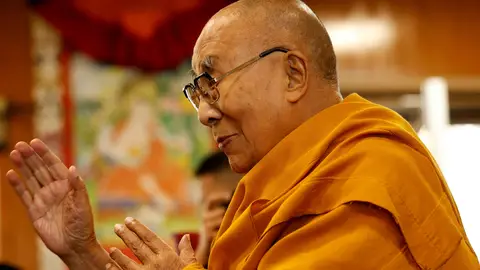 El Dalái Lama cumple 90 años con la incertidumbre de los tibetanos El Dalái Lama cumple 90 años con la incertidumbre de los tibetanos
