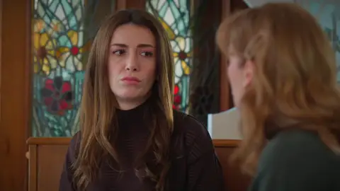 Dos amigas, dos decisiones y un mismo miedo al amor: Bahar y Çağla lo cuentan todo Dos amigas, dos decisiones y un mismo miedo al amor: Bahar y Çağla lo cuentan todo
