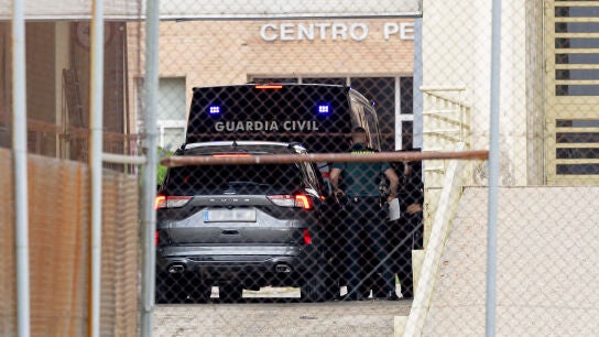 Santos Cerd&aacute;n ingresa en la c&aacute;rcel de Soto del Real