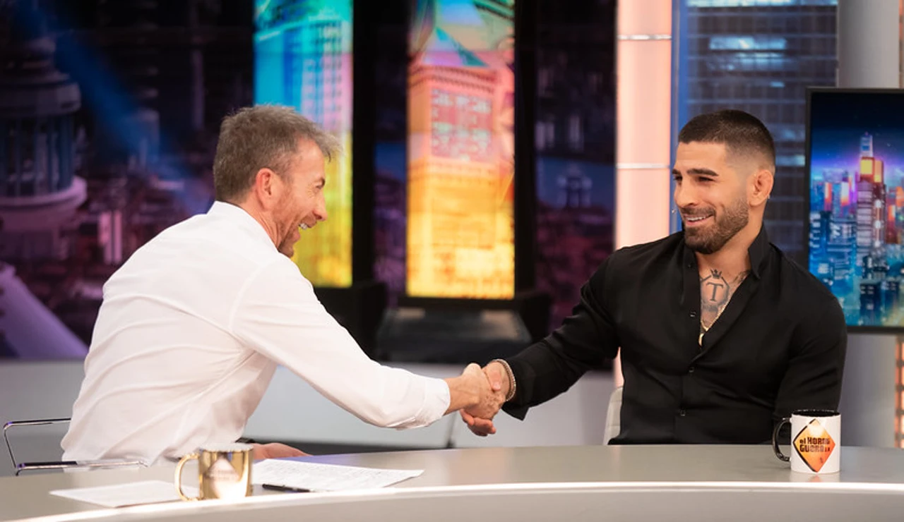 La imagen de Pablo Motos junto a Ilia Topuria durante su último triunfo en Las Vegas