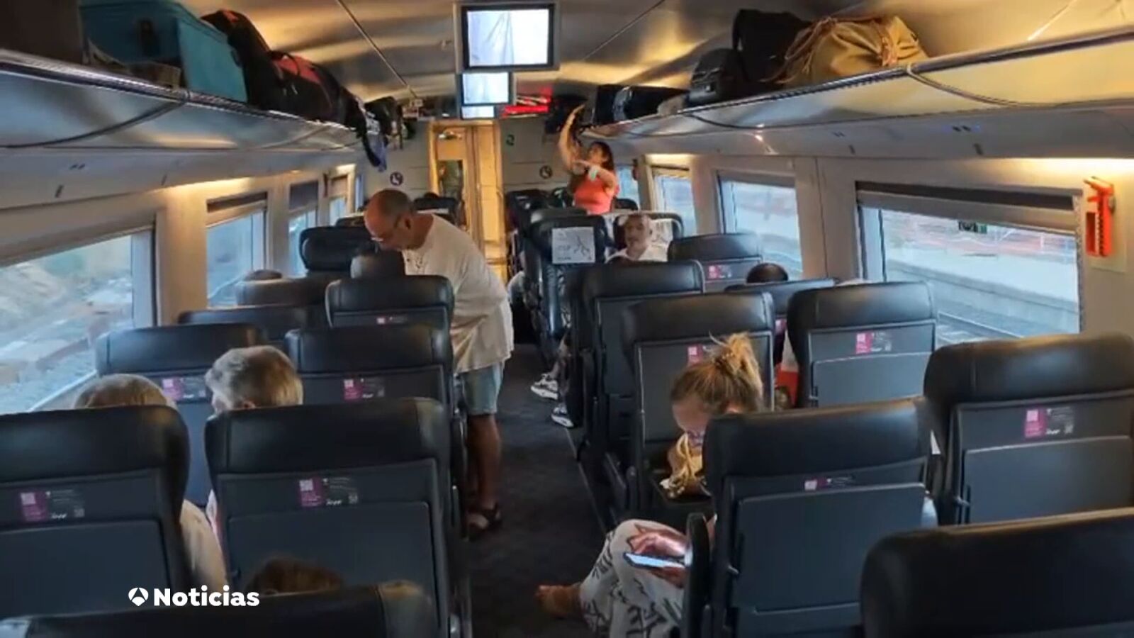 Una avería paraliza todos los trenes de alta velocidad que conectan Madrid con Andalucía: pasajeros sin aire acondicionado en plena ola de calor