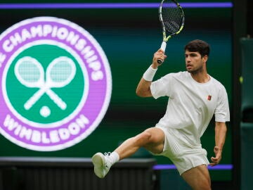 Carlos Alcaraz, en un entrenamiento en la central de Wimbledon