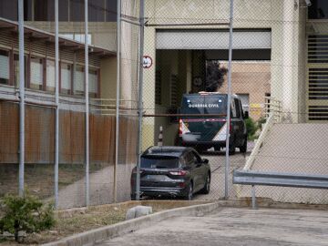 El furgón policial con Cerdán entrando a Soto del Real 