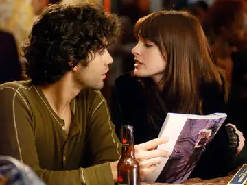 Adrian Grenier y Anne Hathaway como Nate y Amy en El diablo viste de Prada Adrian Grenier y Anne Hathaway como Nate y Amy en El diablo viste de Prada