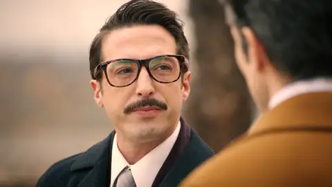 Cobeaga vuelve a insinuarse a Pelayo, pero él le frena con firmeza: “Yo no soy como usted” Cobeaga vuelve a insinuarse a Pelayo, pero él le frena con firmeza: “Yo no soy como usted”