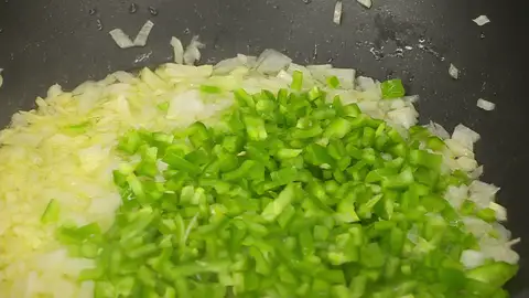 Sazona las hortalizas y cocínalas a fuego suave Sazona las hortalizas y cocínalas a fuego suave