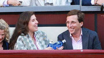 Almeida y Teresa Urquijo