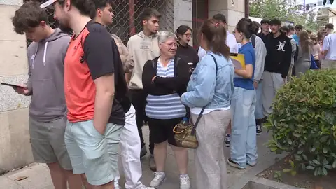 Colas para encontrar piso Colas para encontrar piso