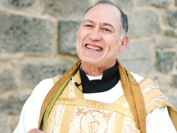 "Est&aacute; siendo un viaje muy chulo": Daniel Albadalejo hace balance de don Agust&iacute;n en Sue&ntilde;os de libertad 