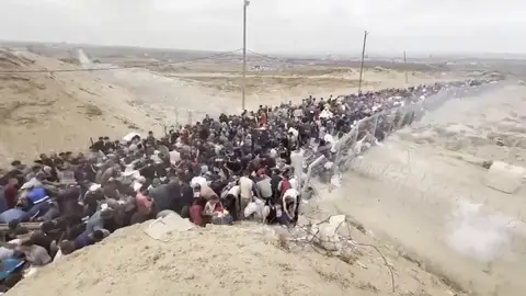 El ejército israelí dispara contra cientos de palestinos cuando van a recoger ayuda humanitaria El ejército israelí dispara contra cientos de palestinos cuando van a recoger ayuda humanitaria