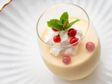 El postre exprés, veraniego y refrescante, de Karlos Arguiñano: mousse de nectarina