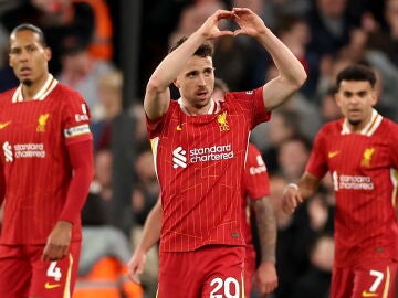 Diogo Jota celebra un gol con el Liverpool