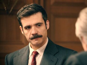 Joaqu&iacute;n se disculpa con don Pedro, pero este le cuenta una mentira y logra manipularle 