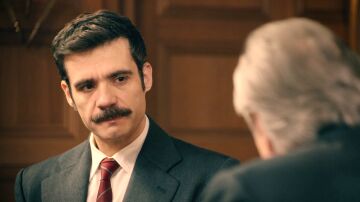 Joaquín se disculpa con don Pedro, pero este le cuenta una mentira y logra manipularle 