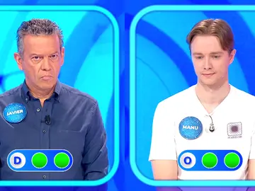 La larga Silla Azul de Manu contra uno de los mejores aspirantes de Pasapalabra La larga Silla Azul de Manu contra uno de los mejores aspirantes de Pasapalabra