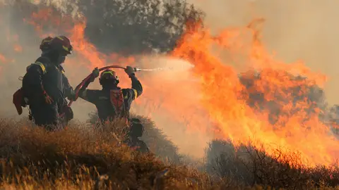 Evacuaciones masivas por incendios forestales en el sur de Creta Evacuaciones masivas por incendios forestales en el sur de Creta