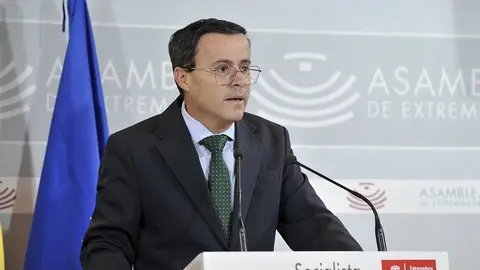 El secretario general del PSOE de Extremadura, Miguel Ángel Gallardo, en rueda de prensa El secretario general del PSOE de Extremadura, Miguel Ángel Gallardo, en rueda de prensa