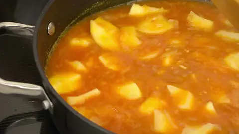 Cúbrelas con el fumet y cocínalas a fuego suave-medio Cúbrelas con el fumet y cocínalas a fuego suave-medio