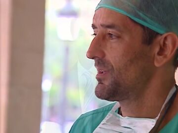 Efemérides de hoy 11 de julio de 2025: El doctor español Pedro Cavadas realiza el primer trasplante bilateral de piernas