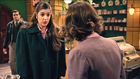 Capítulo 343 de Sueños de libertad; 4 de julio: Carmen intenta hacer de celestina entre Claudia y Chema Capítulo 343 de Sueños de libertad; 4 de julio: Carmen intenta hacer de celestina entre Claudia y Chema