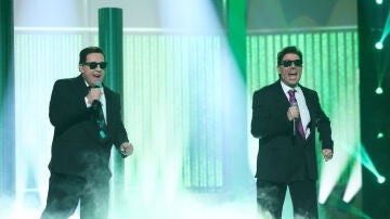 ¿El nuevo dúo promesa del verano? Goyo Jiménez e Iñaki Urrutia levantan el plató con ‘No tengo dinero’ 