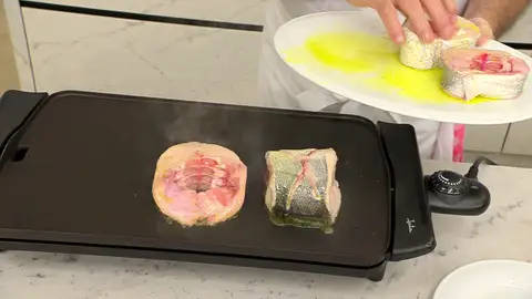 Extiéndelas sobre la plancha y cocínalas Extiéndelas sobre la plancha y cocínalas