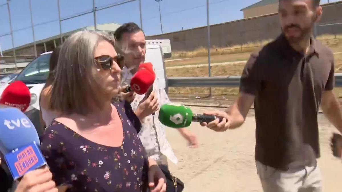 La mujer de Santos Cerdán va a visitarle por primera vez a la cárcel de Soto del Real y exige "respeto"