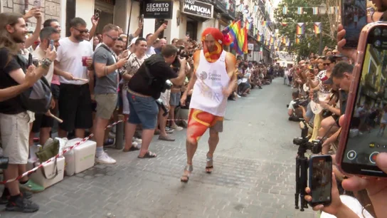 La Carrera de Tacones de Madrid convierte la calle Pelayo en pasarela de activismo y fiesta La Carrera de Tacones de Madrid convierte la calle Pelayo en pasarela de activismo y fiesta