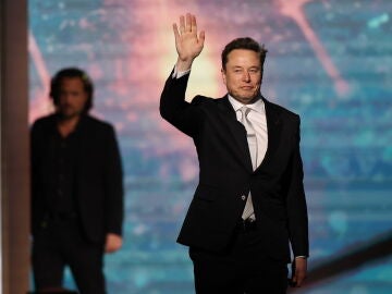 Elon Musk, director ejecutivo de SpaceX y xAI, asiste a un panel en el Foro de Inversión