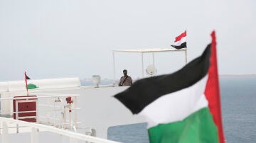 Imagen de archivo de embarcación yemení