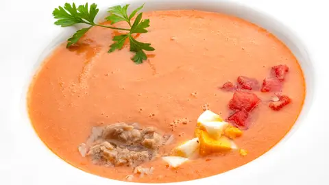 Gazpacho de sandía y tomate, de Arguiñano: una receta con un combo perfecto de salud, hidratación, ligereza y sabor Gazpacho de sandía y tomate, de Arguiñano: una receta con un combo perfecto de salud, hidratación, ligereza y sabor