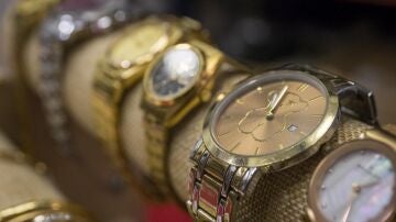 Imagen de archivo de relojes de una pasada subasta