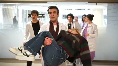 Se desata el caos, esta noche, en Renacer: Bahar se desmaya y Timur considera que debe ponerse en cuarentena Se desata el caos, esta noche, en Renacer: Bahar se desmaya y Timur considera que debe ponerse en cuarentena