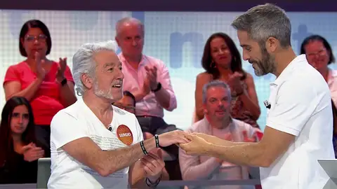 ¡Una pedida de mano en Pasapalabra! Sergio Pazos le da el “sí, quiero” a Roberto Leal ¡Una pedida de mano en Pasapalabra! Sergio Pazos le da el “sí, quiero” a Roberto Leal