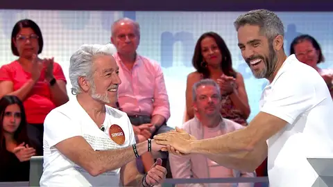 ¡Una pedida de mano en Pasapalabra! Sergio Pazos le da el “sí, quiero” a Roberto Leal ¡Una pedida de mano en Pasapalabra! Sergio Pazos le da el “sí, quiero” a Roberto Leal
