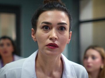 Esta noche, la tensi&oacute;n aumenta en Renacer: ahora es Rengin la que sufre un desmayo